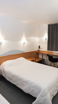 Hotel First Rodez Exteriör bild